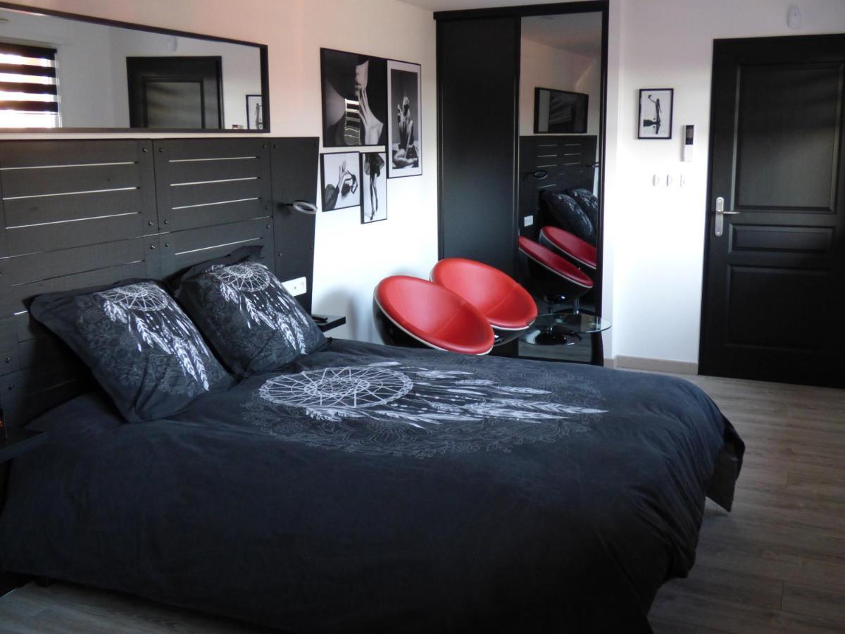 Bed and Breakfast La Colline Aux Yeux Doubs Бом-ле-Дам Екстер'єр фото