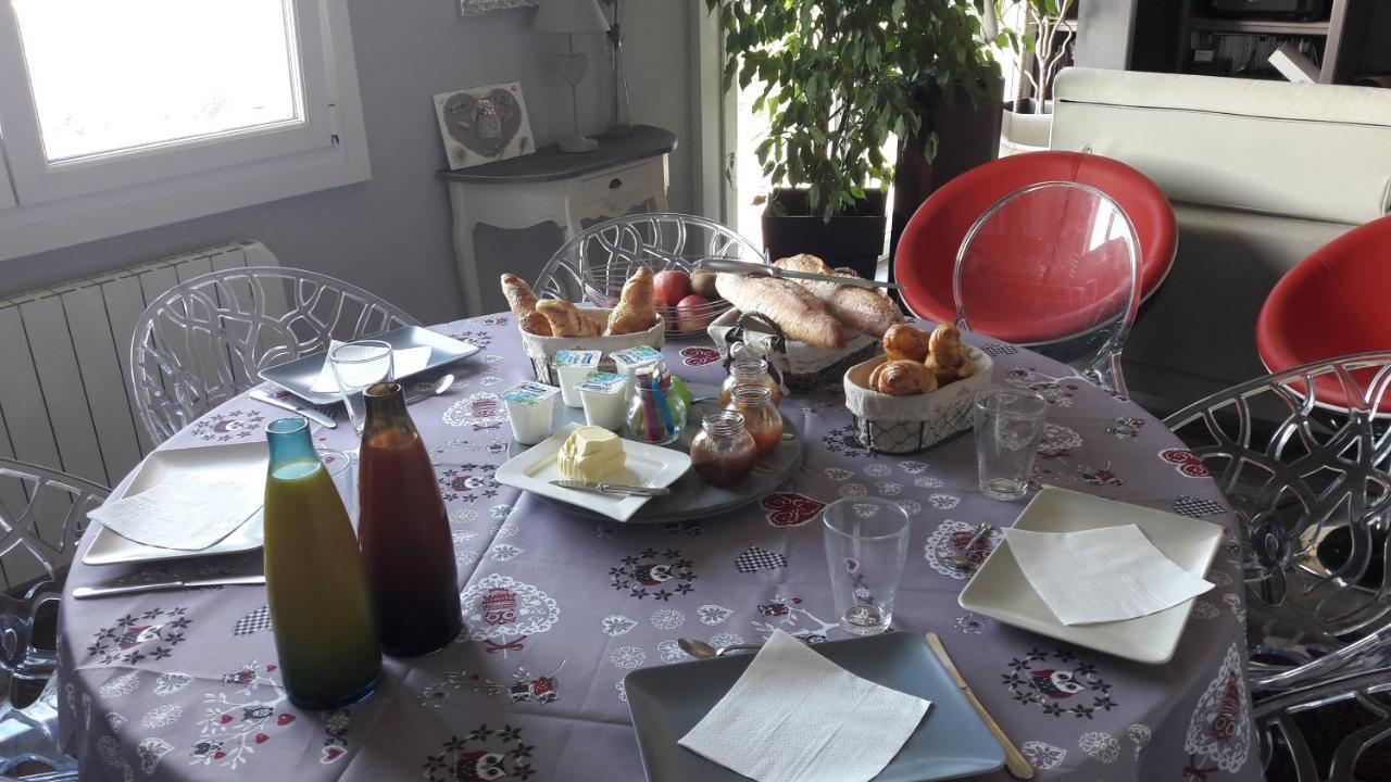Bed and Breakfast La Colline Aux Yeux Doubs Бом-ле-Дам Екстер'єр фото